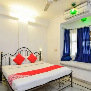 Oyo 10704 Haveli Inn Udaipur